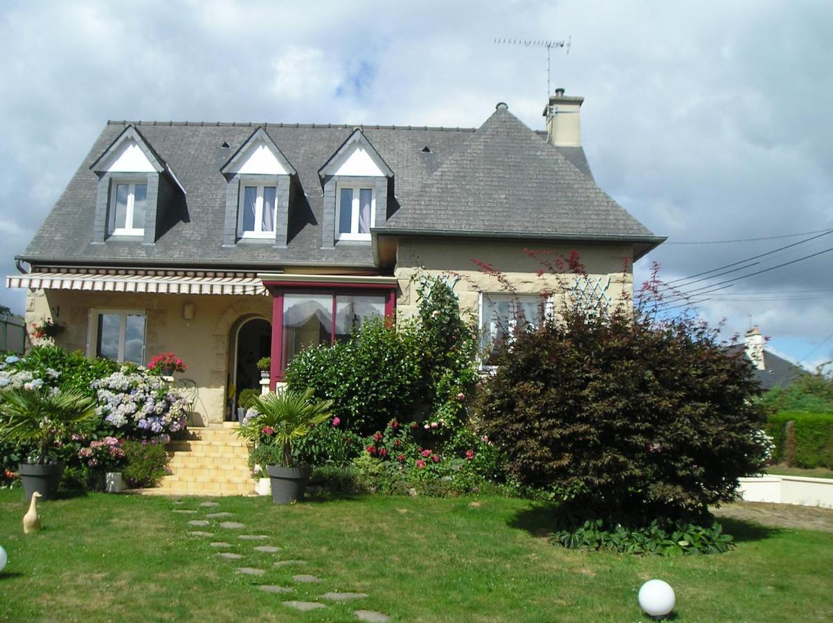 Les Hortensias Bed & Breakfast Saint-Pierre-de-Plesguen Exterior foto